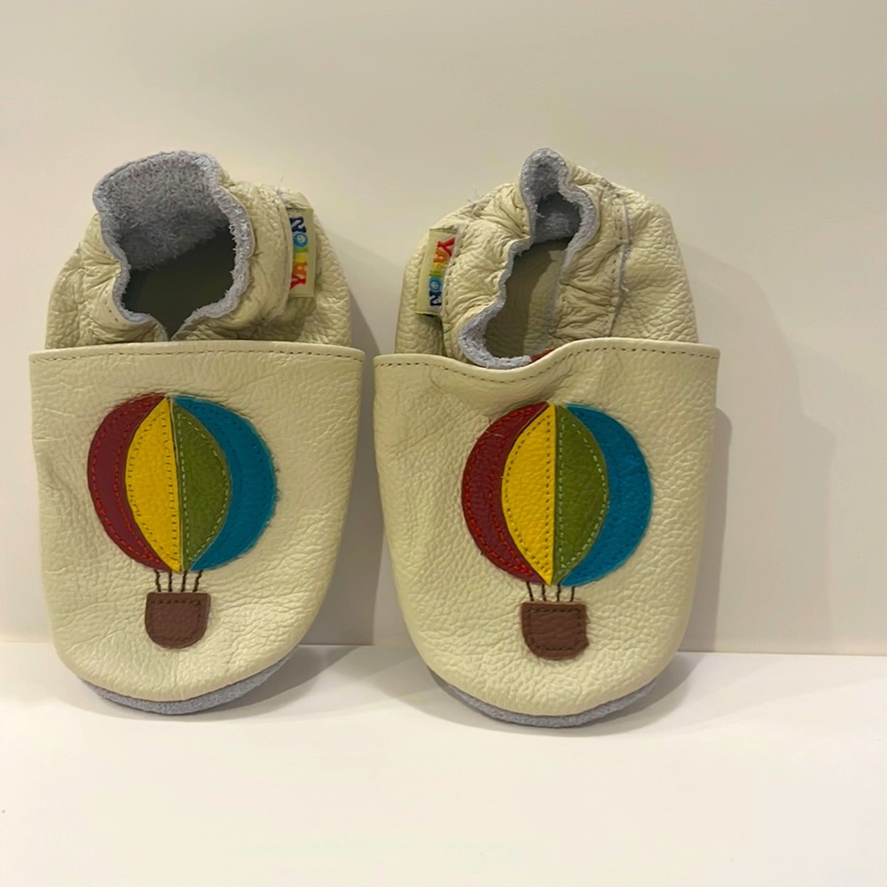 Leather slip ons with hot air ballon for toddler